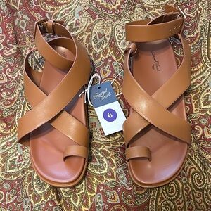 Universal Thread Women's Brown Strappy Sandals